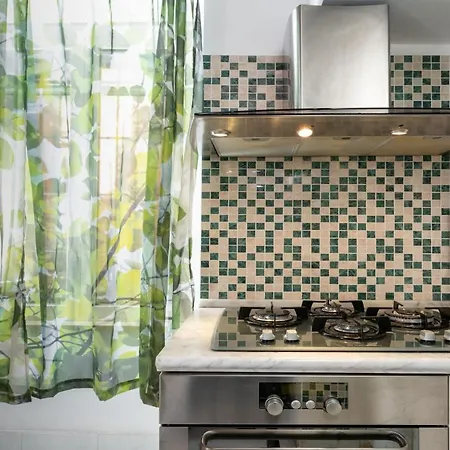 Bella Elena - Jewish Ghetto Apartment